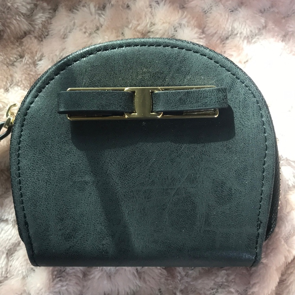 ⚜️Forest Green Urban Energy Bow Wallet!